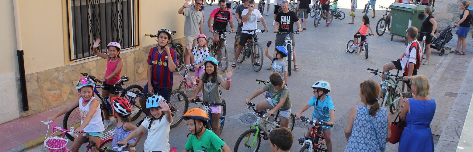 Prop de 100 persones participen en el Dia de la Bicicleta