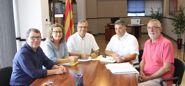 L’Aldea rep la Plaça Estació, l’edifici d’instal·lacions elèctriques, el del moll de càrrega i l’Antiga Estació