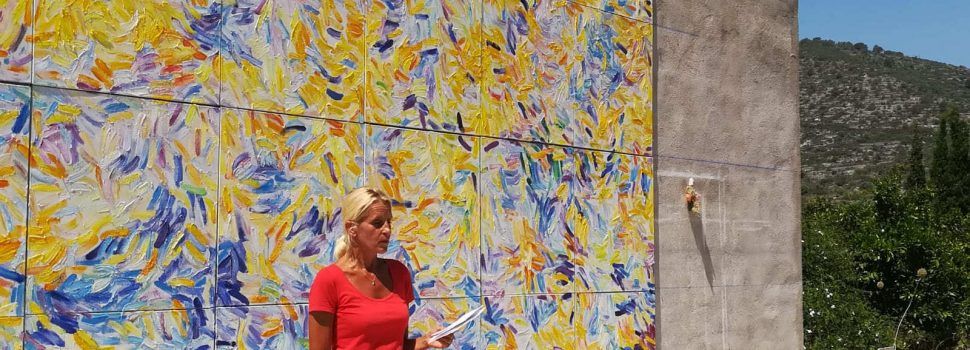 Úrsula Jüngst  presenta a Alcanar “La festa de la vida”, un quadre monumental que parla de les emocions