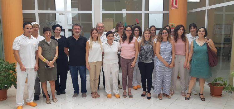 Oltra visita la residencia y centro de día CEEM para personas con enfermedad mental crónica de Albocàsser,