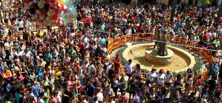 La reina Sara Herrero lanza la «Crida» en las fiestas benicarlandas