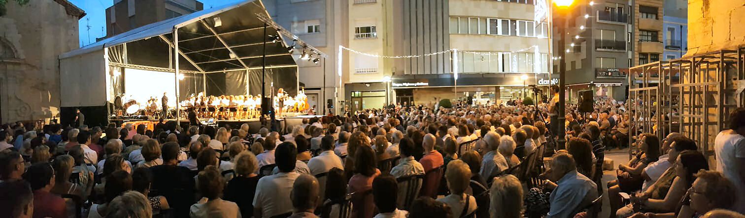 Gran èxit de la serenata a Sant Bartomeu
