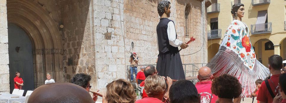 Els gegants encenten les festes d’Ulldecona