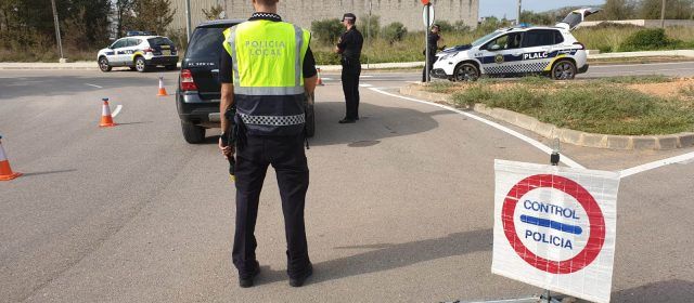Alcalà-Alcossebre promou una campanya per intensificar l’ús dels sistemes de retenció infantil als vehicles