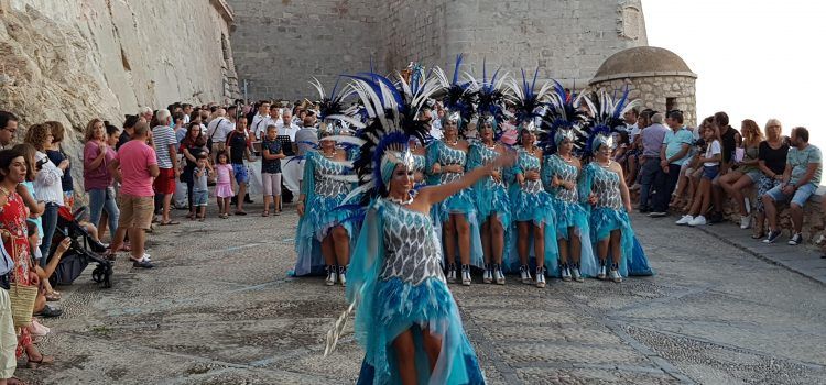 El segundo desfile de moros y cristianos de Peñíscola: los vídeos