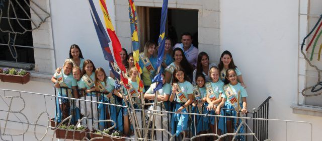 Cohetes y confeti para inaugurar las Fiestas Patronales de Peñíscola