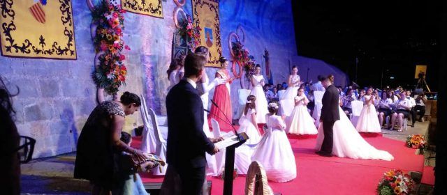 Peñíscola proclama a Lidia Oms como reina de fiestas