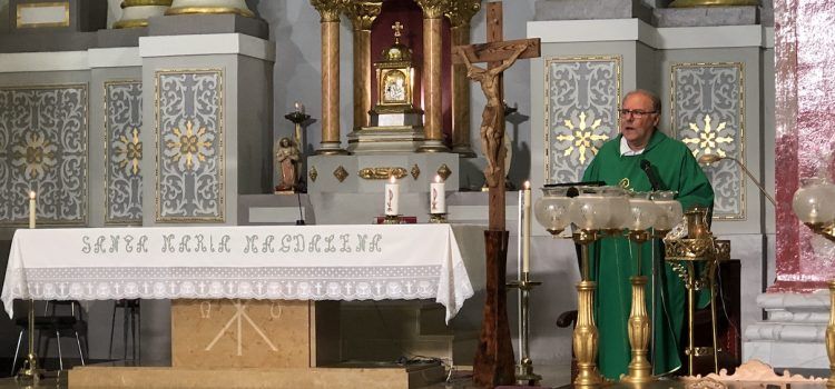Mossén Rodrigo Monfort pren possessió com a nou rector de Sta. Magdalena