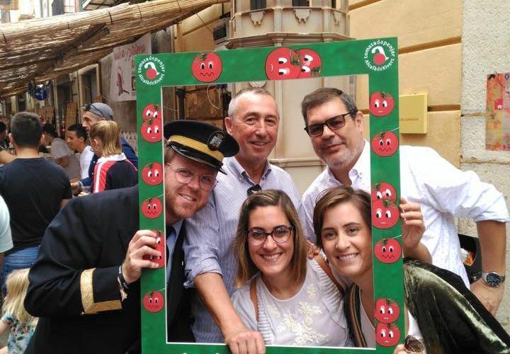 El diputat al Congrés Joan Baldoví visita la Fira de Alcalà de Xivert