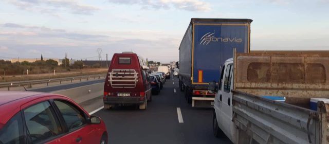 Marxa lenta de protesta a la N-340