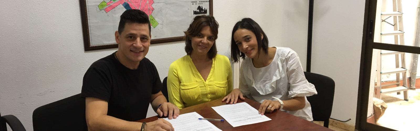 L’Ajuntament de la Jana i l’Associació Escola el CAU signen un conveni de col·laboració