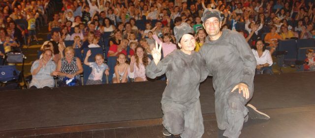 “Adéu, Peter Pan” ompli el Teatre Orfeó Montsià d’Ulldecona