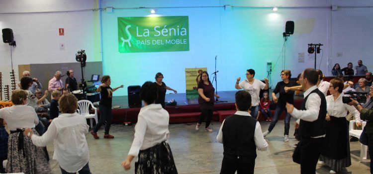 El festival de música de la Sénia arrenca a ritme de jota i ara seguirà amb la formació