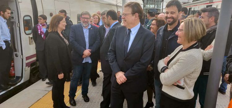 Els alcaldes de Vinaròs Enric Pla i Benicarló Xaro Miralles valoren l’augment de les freqüències de trens