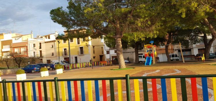 Càlig millora l’espai de jocs infantils de la plaça País Valencià