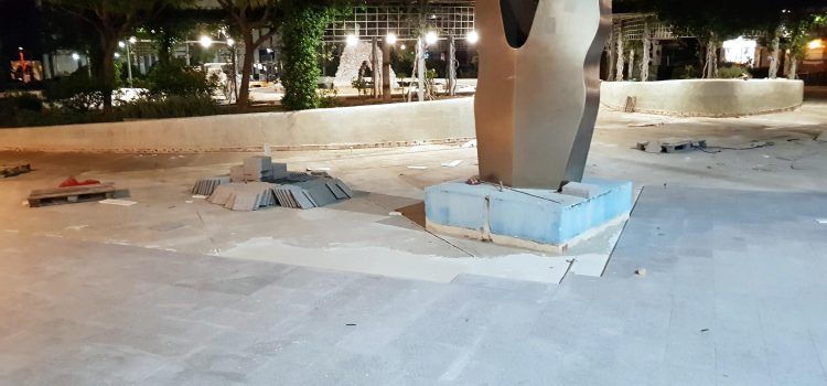 Vinaròs reforma la plaza de “La Mera” tras el deterioro de su pavimento