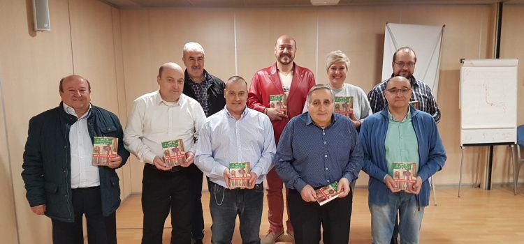 Vinaròs recopila en un libro veinte años de loas de Santa Catalina y Sant Nicolás