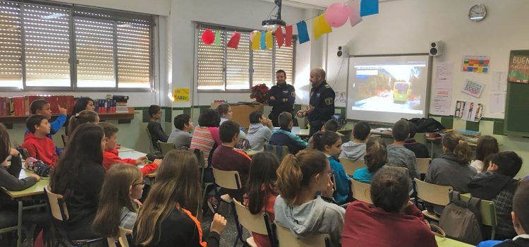 La policia local de Vinaròs va a les escoles
