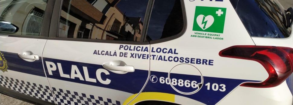 La Policia Local d’Alcalà-Alcossebre incorpora desfibril·ladors al seus cotxes patrulla