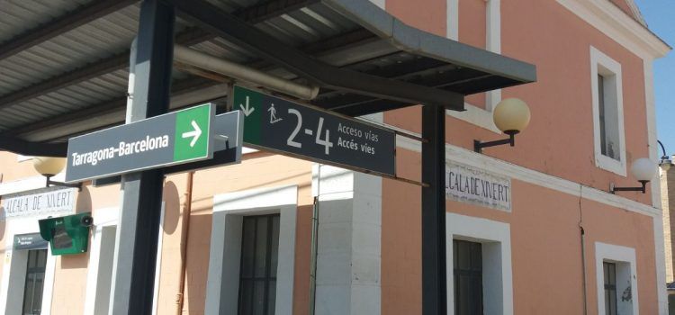 Alcalà de Xivert recorda a Adif el seu compromís de fer acessible l’estació de tren