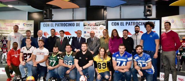 La benicarlanda Marta Ferreres en la presentación de la LIGA NACIONAL DE FÚTBOL AMERICANO