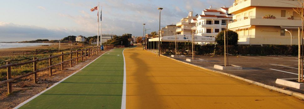Alcossebre guanya espai per a vianants i bicicletes a primera línia de platja