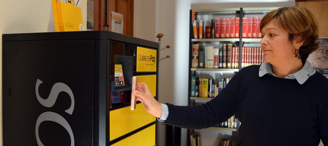 Morella estrena el servei Citypaq de Correus a la Biblioteca