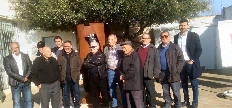 Inaugurat el monument commemoratiu del centenari del futbol d’Alcanar