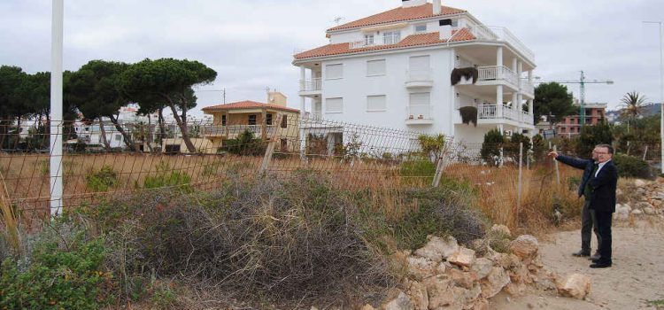 Alcossebre suma un nou aparcament gratuït entre les platges del Carregador i Romana