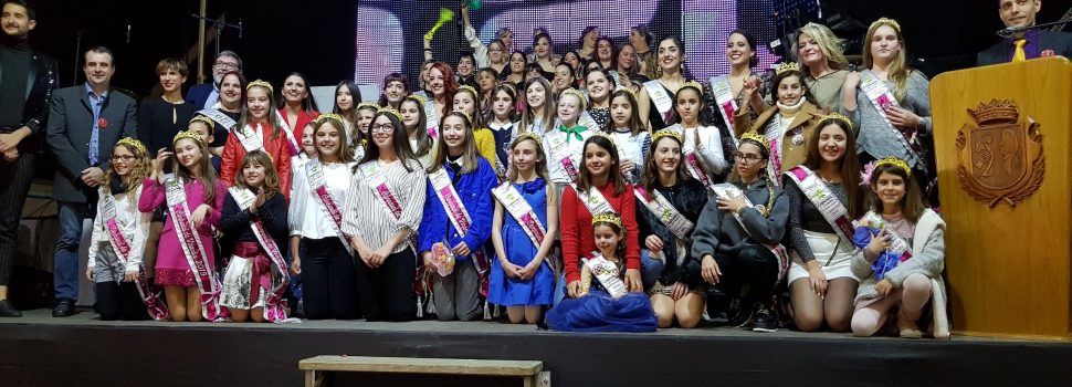 La imposició de bandes a les reines del Carnaval, en fotos
