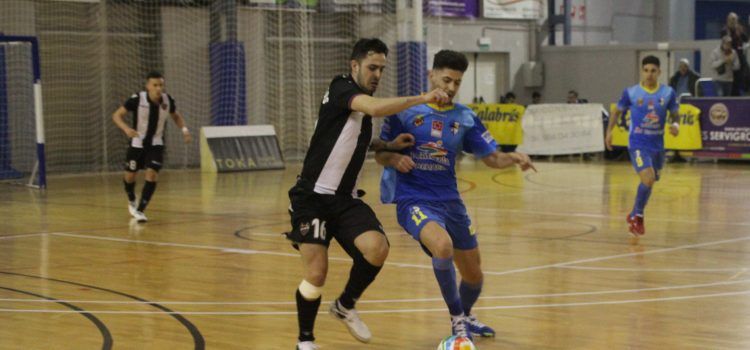 El Levante se lleva el derbi regional al remontar un 2-0 en Peñíscola (2-4)