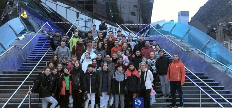 L’IES Joan Coromines de Benicarló esquía a Andorra