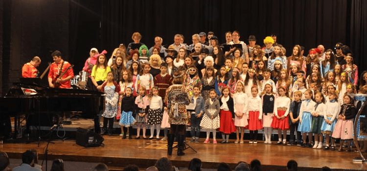 Els coralistes més joves oferiran a Benicarló el Concert del Ninot