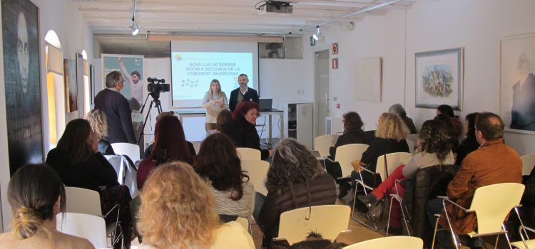 La nova Llei de Serveis Socials millorarà l’atenció dels equips socials de base i agilitarà els tràmits