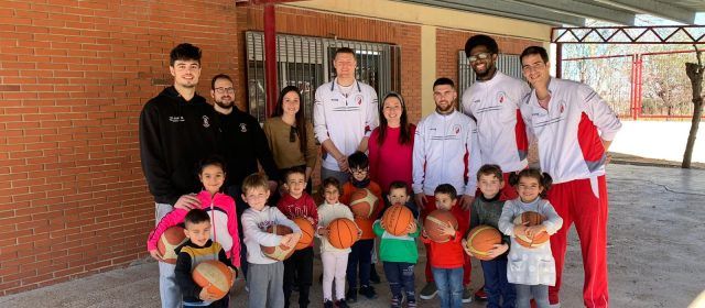 El Club de Bàsquet Benicarló visita el CEIP Albert Selma de Sta. Magdalena