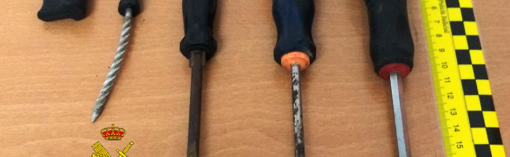 Detenido por varios robos en interior de vehículos en Alcalá de Xivert