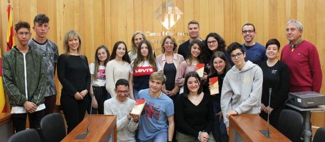 Alumnes de l’Institut de Camarles guanyen el concurs de curtmetratges contra les violències masclistes