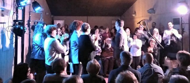 Els monòlegs “Comediantes” arranquen amb un ple absolut