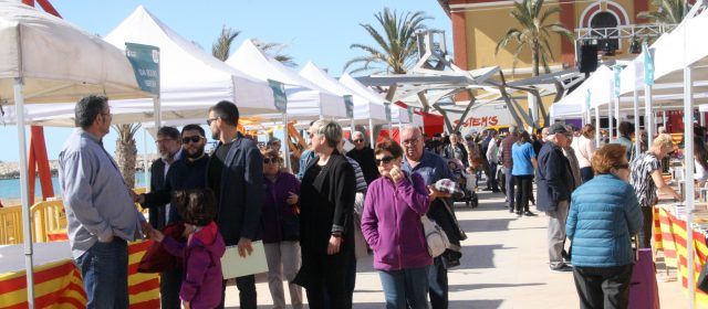 Vinaròs celebró la 18 edición de la Feria del Libro con 53 paradas 