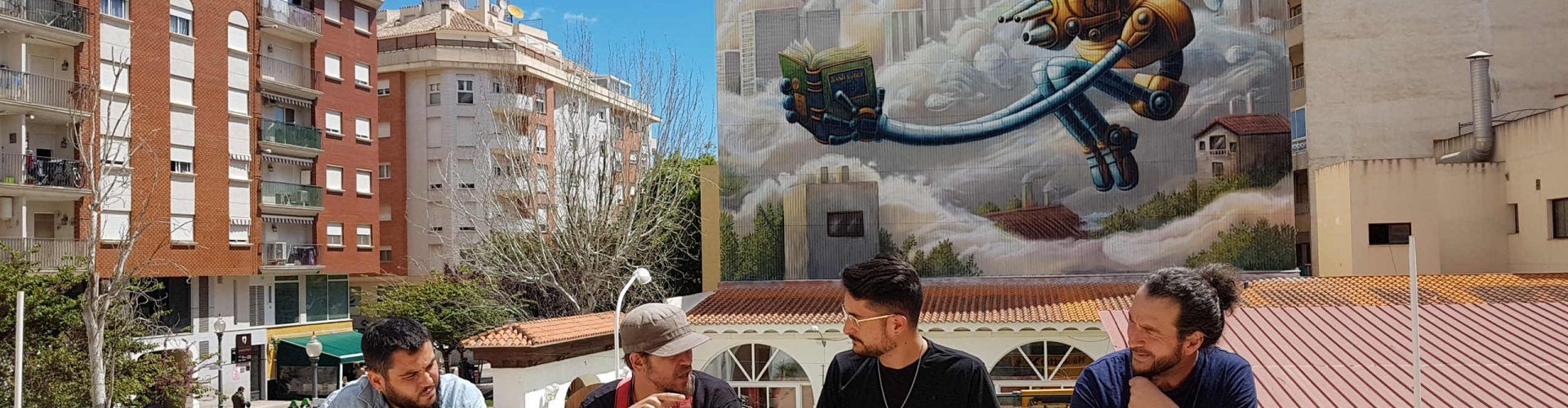 El argentino Juanjo Surace concluye el gran mural del ‘Vinaròs Art Urbà 2019’ 