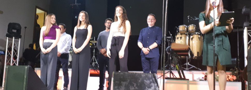 Julia Vericat, Carla Esteller i Marina Arnau triades Reines de Sant Jordi