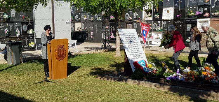 Vinaròs recorda l’horror dels camps d’extermini nazis i homenatja les víctimes