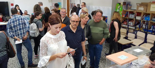 A Vinaròs, a les 14 h. baixa 5 punts la participació en les municipals i en puja 10 en les europees
