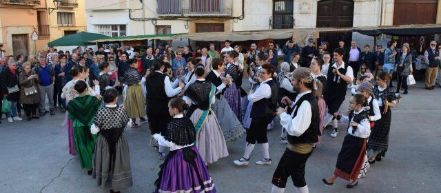 El III Concurs Popular de Dolços i l’exhibició de muixeranga, plats forts a la VIII Fira de Càlig