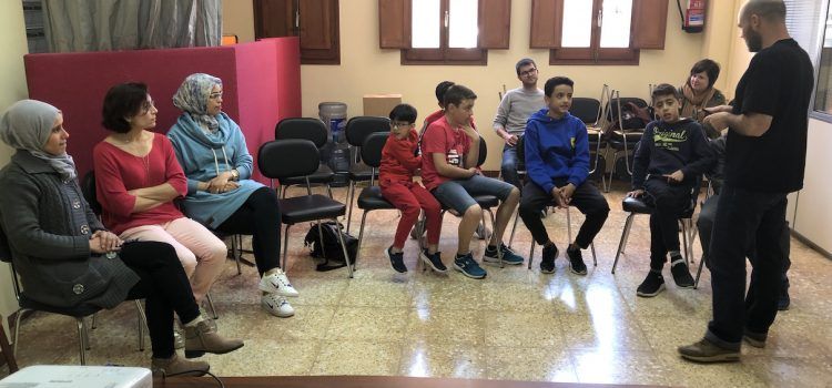 Sta. Magdalena acull una xarrada sobre xarxes socials, mòbils i videojocs
