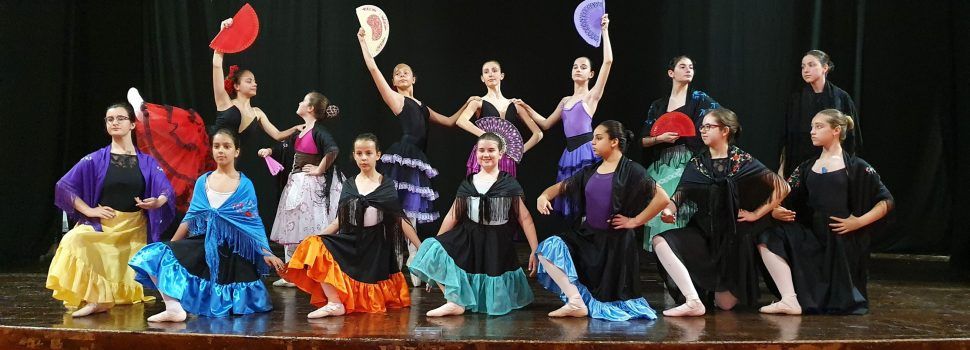 El ballet Valentina, de Vinaròs, preparat per a la fi de curs