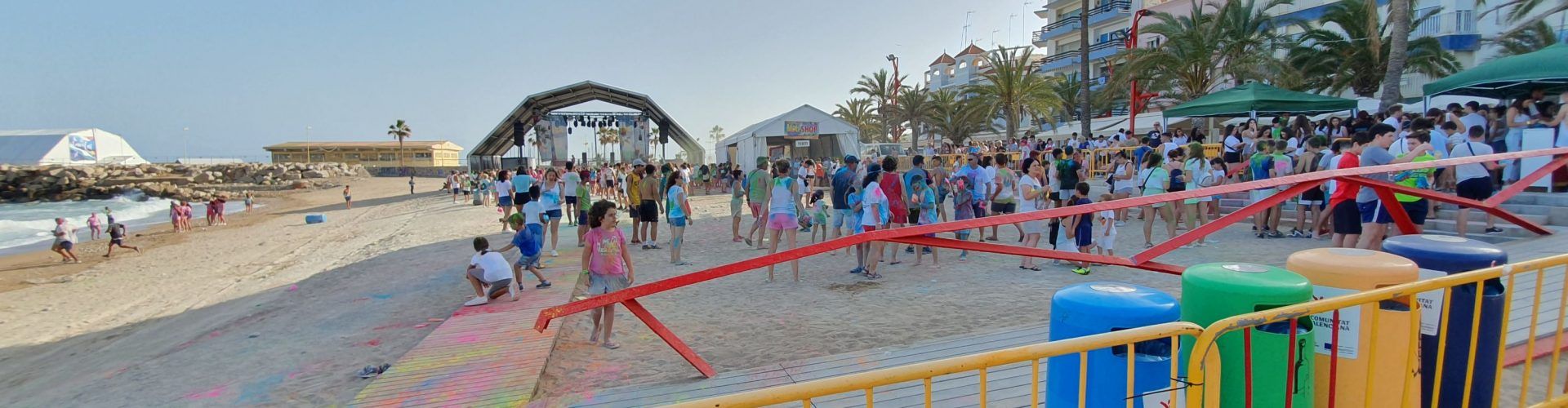 Holi Beach Festival versió familiar en les festes de Vinaròs