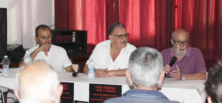 Presentación en la “Peña Pan y Toros” de Vinaròs de “La tertulia de los Monosabios” de José Palacios