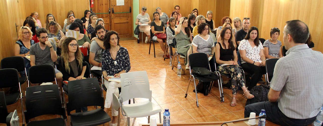 Mig centenar de tècnics participen en una jornada per prevenir l’extremisme violent que utilitza l’Islam com a excusa