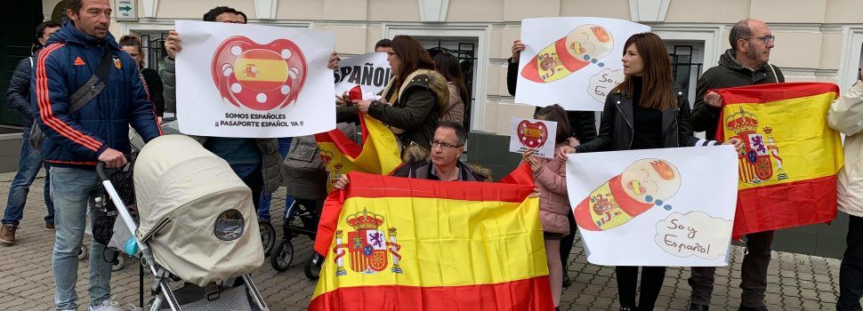 Las familias de Castellón se quejan del cónsul en Kiev al faltar sanidad a sus bebés